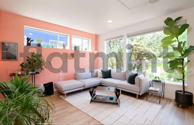 208 18th Avenue East - A photos photos