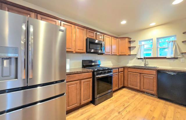 Discover Your Next Home! 4-Bedroom Home in Stanwood -  Pet-Friendly $250 Signing Bonus! Gallery 3