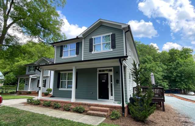 Beautiful duplex house on the Northside! Walk to Campus from this sweet pad on Caldwell St. - water included! Gallery 1
