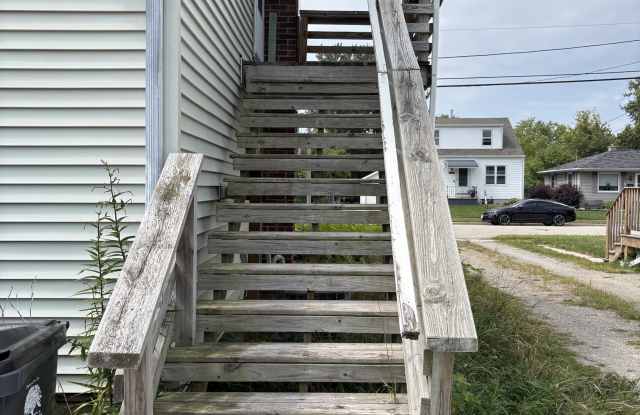 161 Plummer Avenue - 1/2 Gallery 2