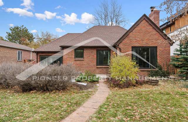Spacious Home with Central AC and Washer/Dryer photos photos