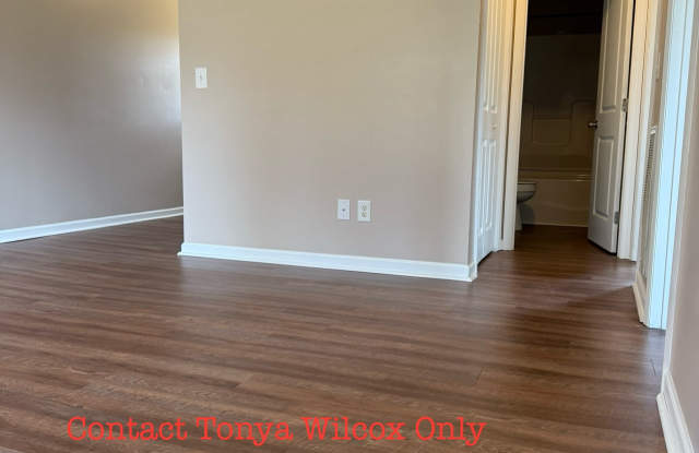 1004 Lynn Drive photos photos