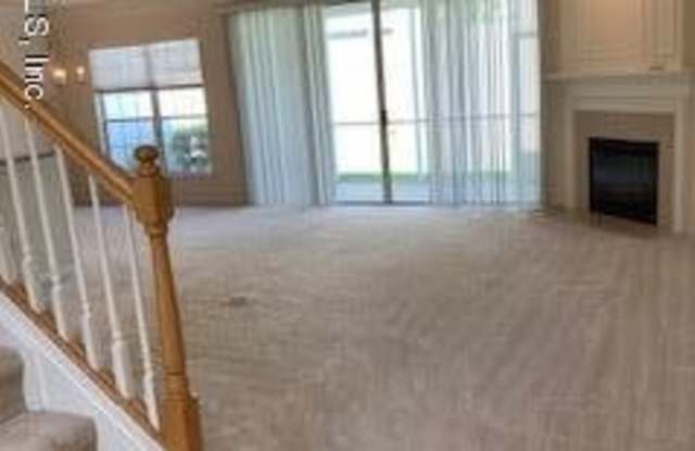 4004 LIONHEART DR Gallery 4
