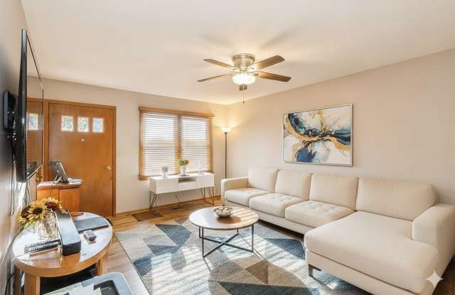 204 Northwest Sharmin Drive - 204 Northwest Sharmin Drive, Ankeny, IA 50023