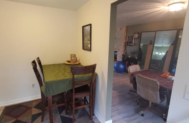1500 Se Eastwood Ct Gallery 3