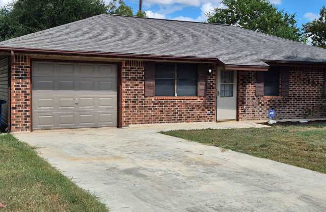 240 GLENBROOK DR Gallery 1