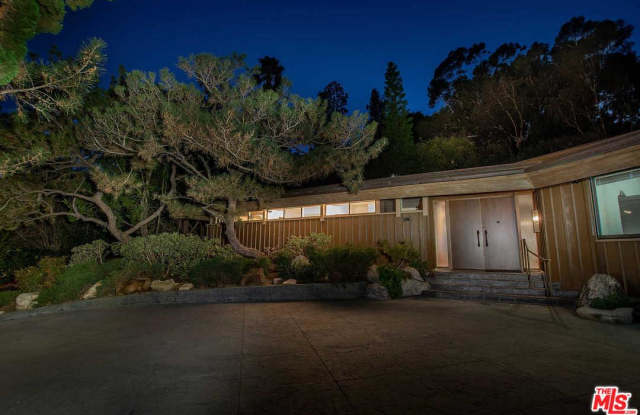 111 North GLENROY Avenue Gallery 3