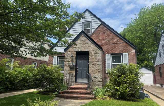 187-15 Aberdeen Road - 187-15 Aberdeen Road, Queens, NY 11432