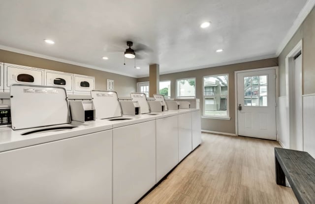 Addison Apartments at the Park Gallery 4