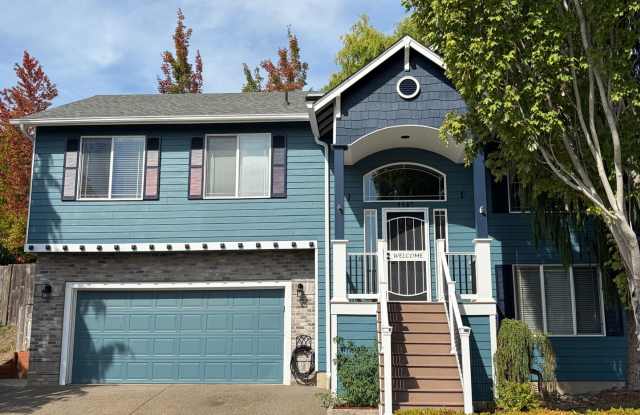 Big, Bold, & Bountiful Keizer Home! Gallery 1