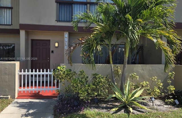 4916 Sheridan St photos photos