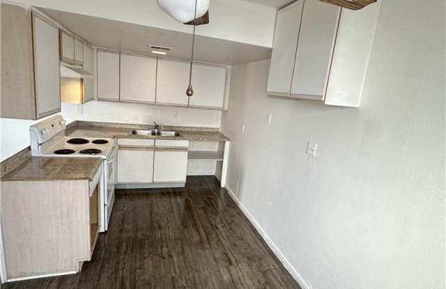 5808 Bromley Avenue photos photos