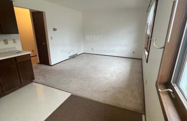 707 Minnesota Avenue - 3 photos photos