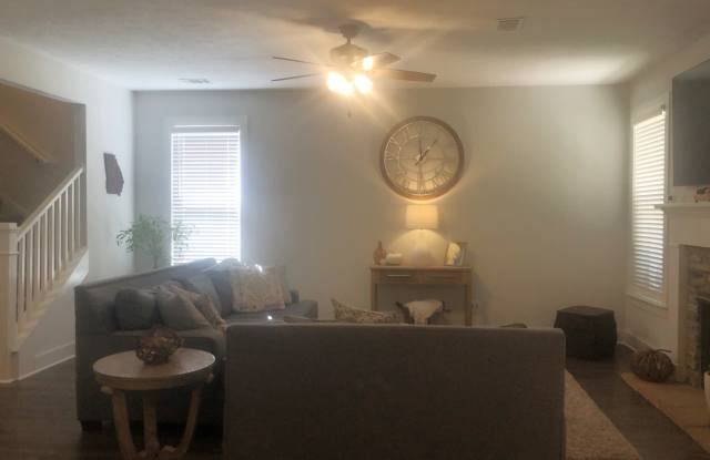 7087 Hanford Drive Gallery 4