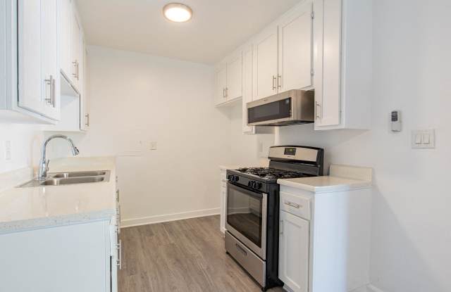 Reseda Continental Apartments Gallery 2