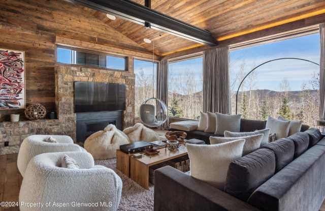 1044 Two Creeks Drive photos photos