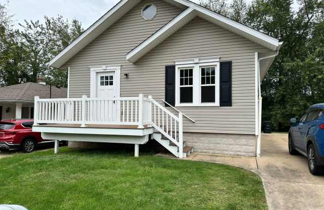 2 bedroom house with a HUGE loft in Ellet photos photos