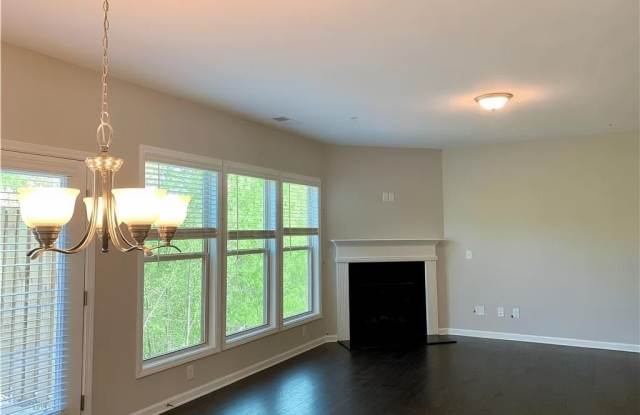 1327 elderwood Way Gallery 3