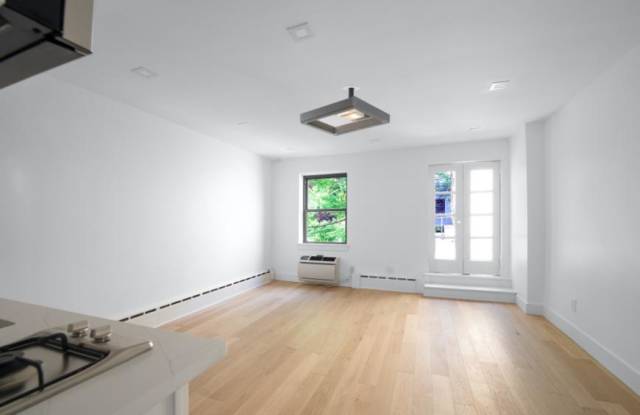 151 E 62ND ST. Gallery 1