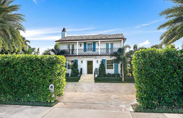 360 Seaspray Avenue photos photos