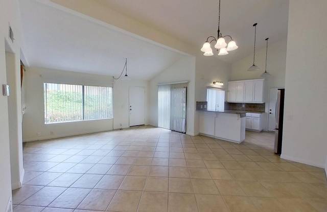 Spacious 3 Bed 2 Bath Townhouse in San Clemente! photos photos