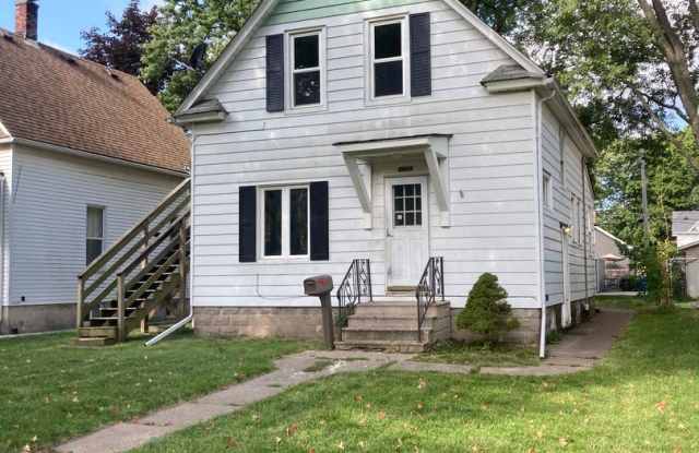 2017 14th Street - 2017 14th Street, Moline, IL 61265