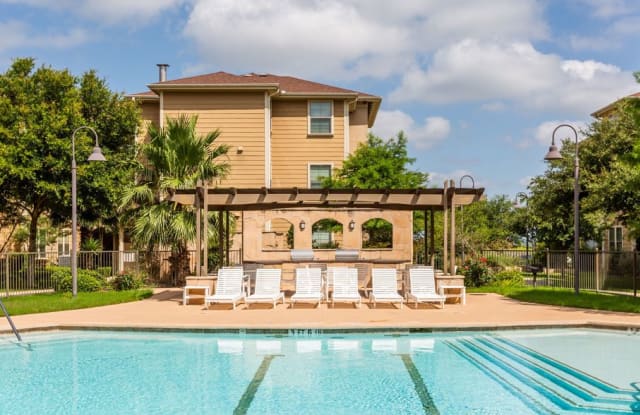 Senior Housing - The Huntington Seniors at Buda Gallery 1