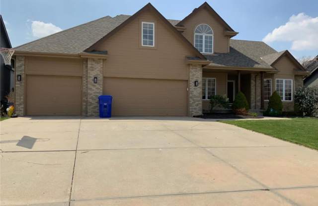 Beautiful 4 bed 4 bath house $3100 photos photos