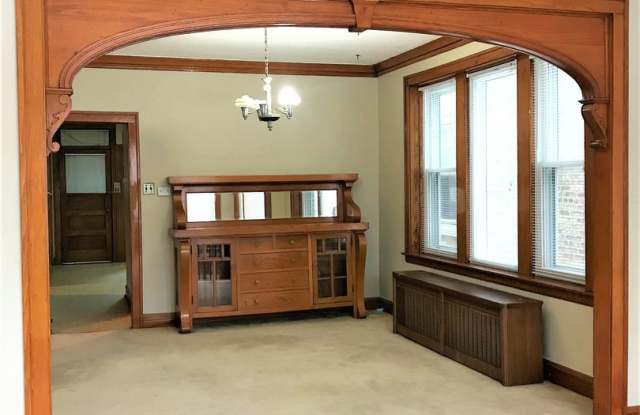 4947 South Keeler Avenue Gallery 4