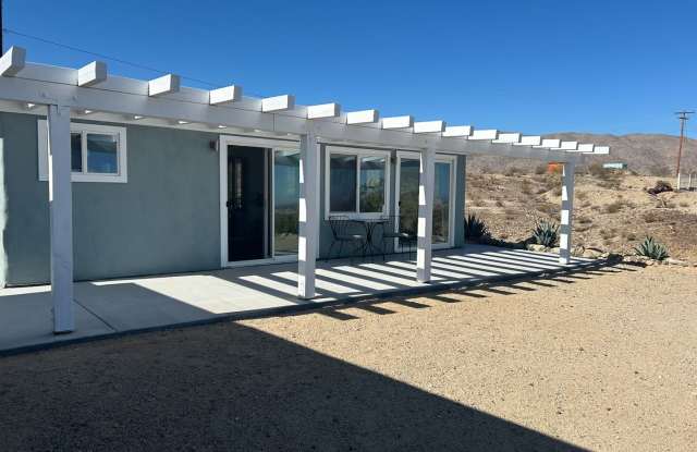 GORGEOUS 2 BED 2 BATH HOME WITH 1 BED 1 BATH CASITA AND POOL photos photos