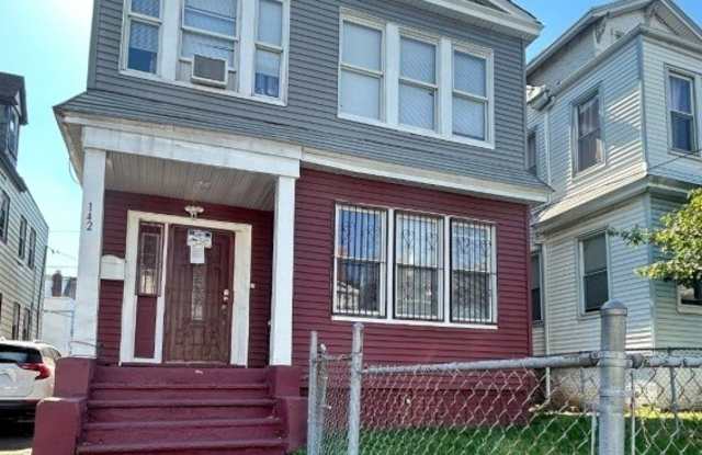 142 Mapes Ave Floor 1 photos photos