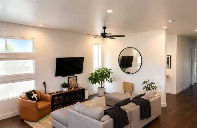 2831 E Snowberry Dr Gallery 2