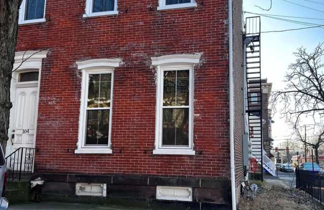 104 KING Street photos photos