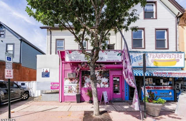 904 2Nd Ave photos photos