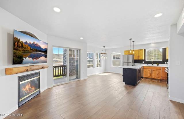 1756 W Fox Bay Drive Gallery 2
