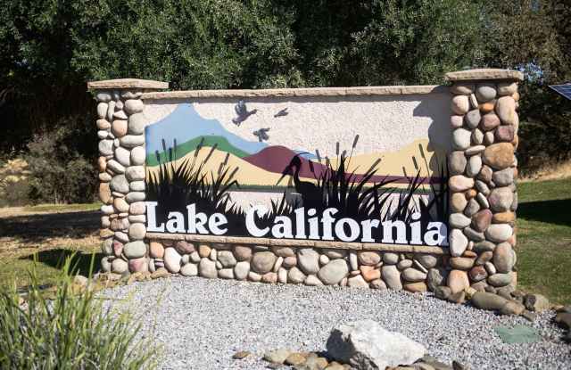 Lake California home with 2 car garage! Gallery 1