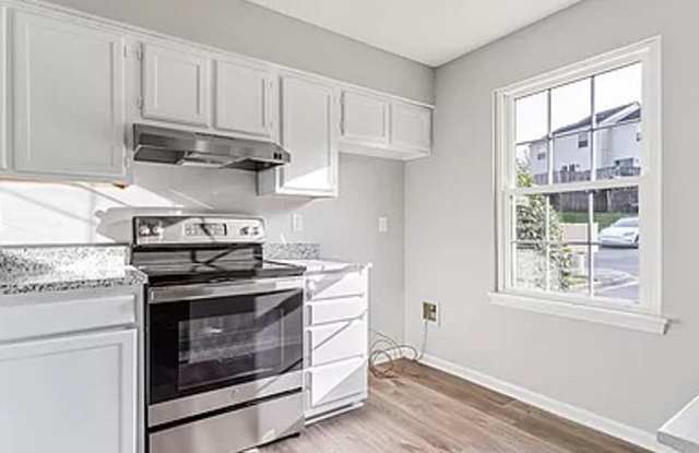 Room in 3 Bedroom Home at Lex Dr Gallery 3