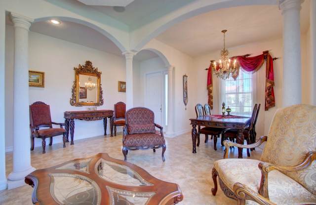 10586 Willow Oak Court Gallery 3