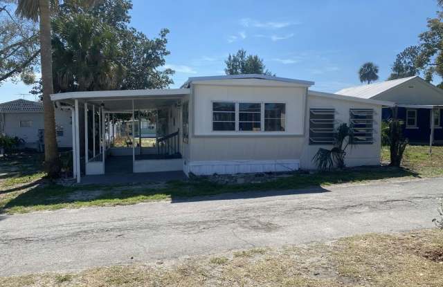 1 Circle Dr photos photos