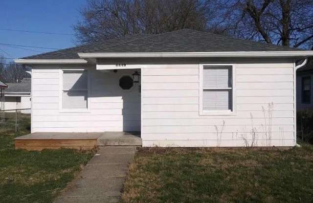 4449 Kingsley Dr Gallery 2