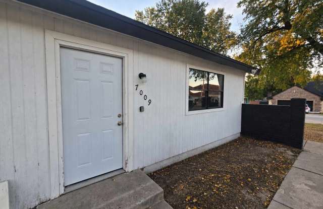 2 Bedroom Duplex with Comfortable Living Space in OKC Gallery 3