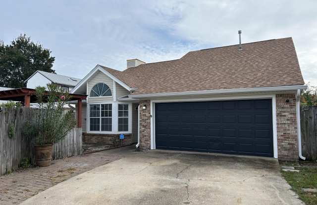 404 NW Adam Street photos photos