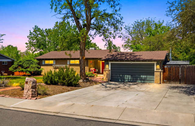 Sprawling 6 BR 4 BA Applewood Paradise - Live in Luxury with this Entertainer's Dream! photos photos Sprawling 6 BR 4 BA Applewood Paradise - Live in Luxury with this Entertainer's Dream! photos photos
