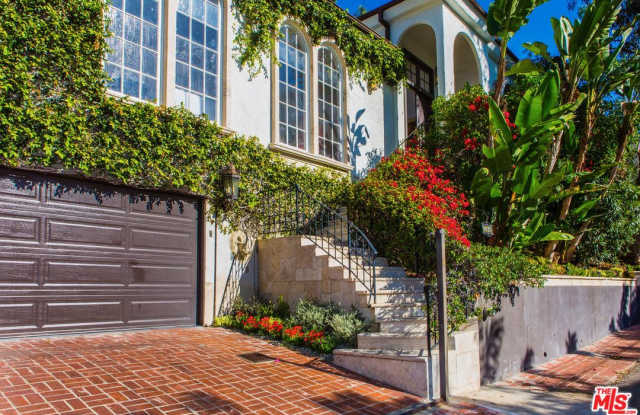 2806 NICHOLS CANYON Road Gallery 2