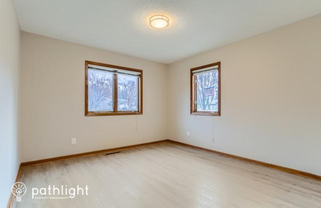 17115 Hemlock Court Gallery 3