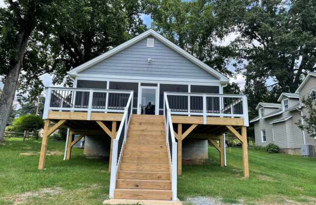 Lake Front House with Screened in Porch photos photos