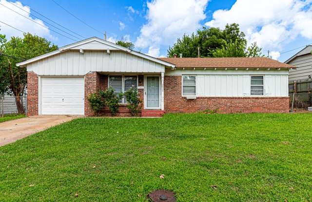 3 Bedroom 1.5 Bath in Midwest City - 2032 Anthony Circle, Midwest City, OK 73110