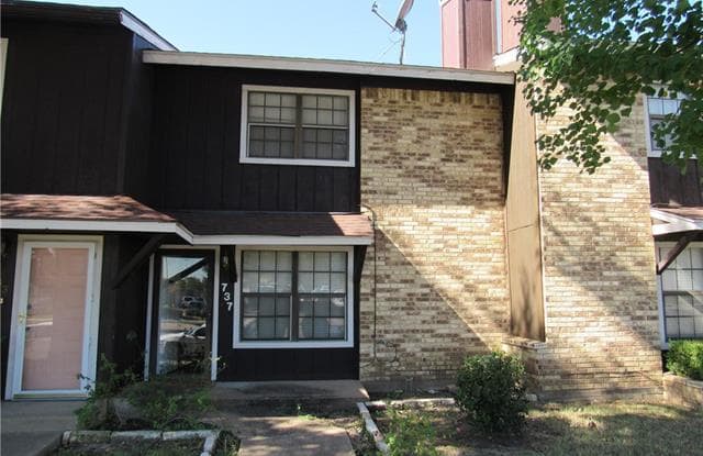 737 Alice Lane - 737 Alice Lane, Lewisville, TX 75067