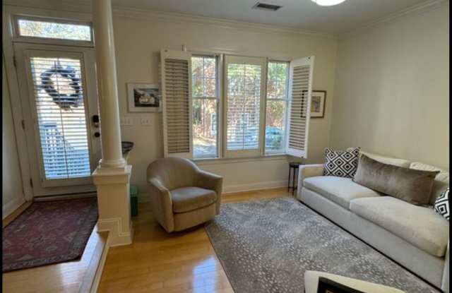 1156 Hampton Gardens Lane Gallery 2