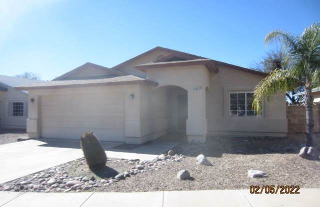 Comfortable  Attractive 3 Bedroom 2 Bath East Side Home Convenient to Everything photos photos